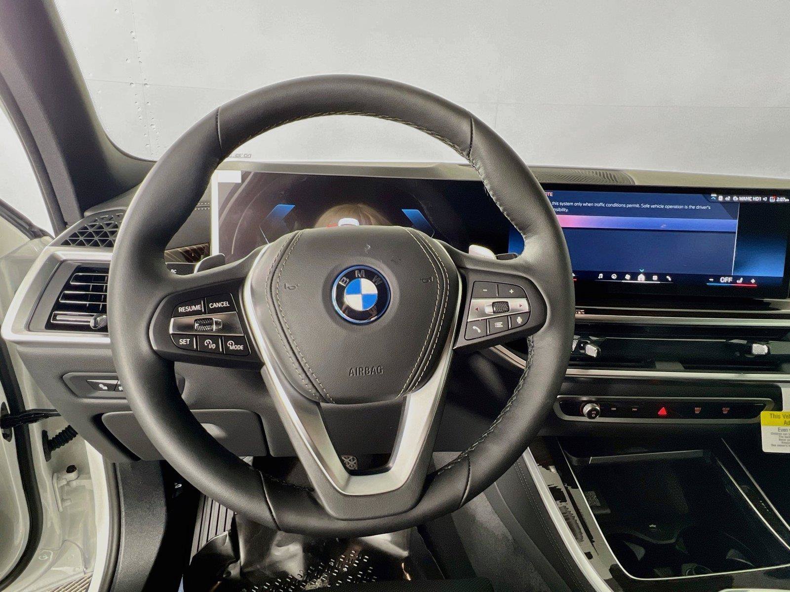 New 2026 BMW X5 xDrive50e w/ Parking Assistance Package AWD/4WD image 11