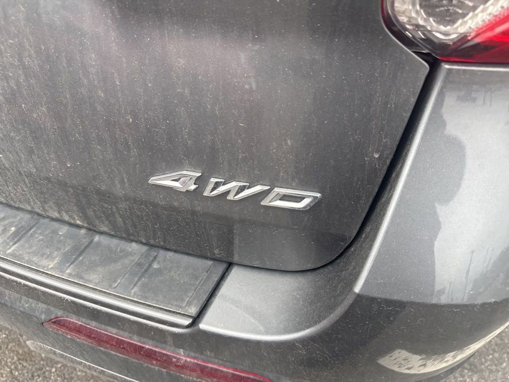 Used 2023 Ford Explorer XLT w/ Equipment Group 202A image 6