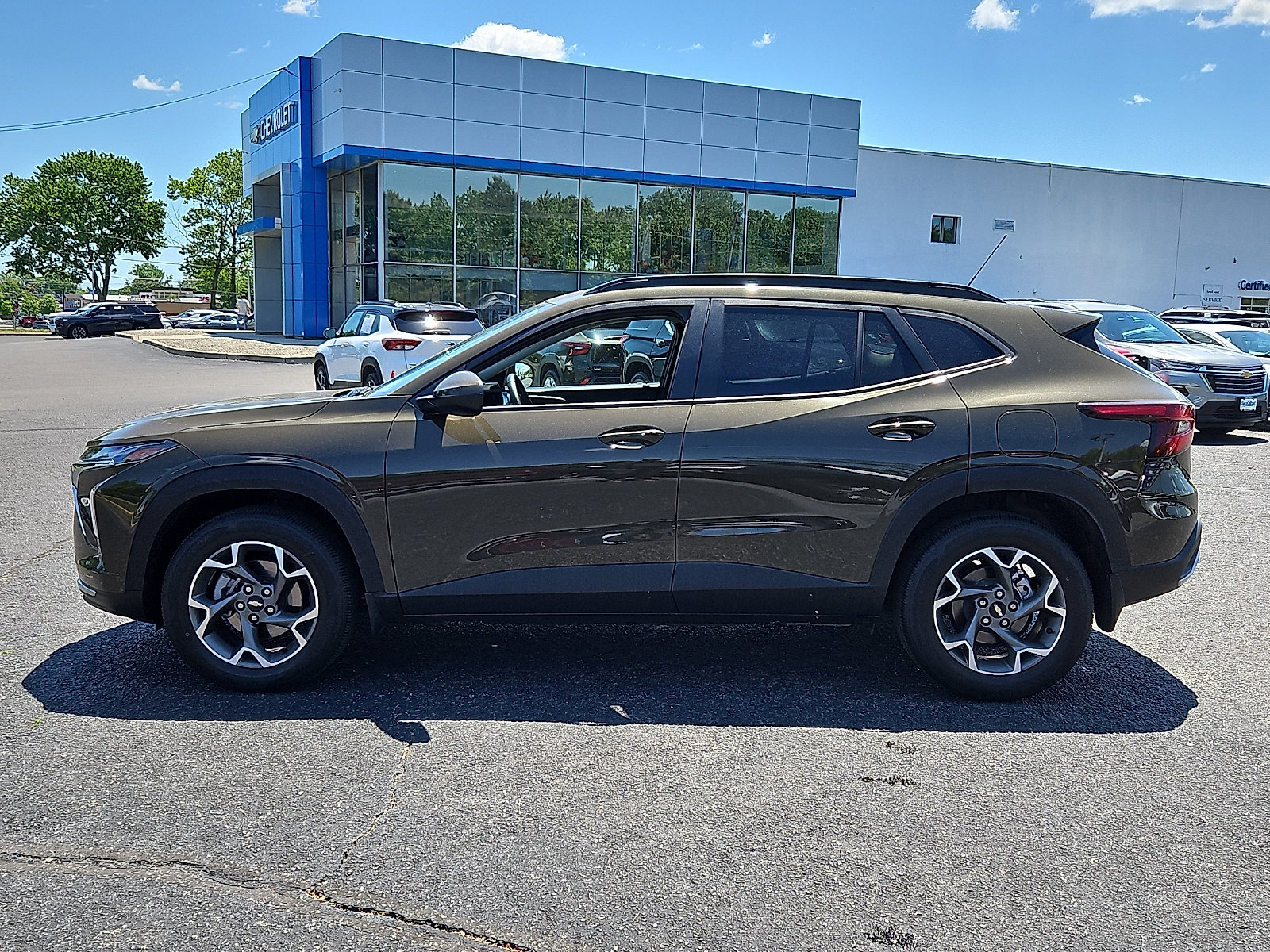 Certified 2024 Chevrolet Trax LT w/ Driver Confidence Package FWD image 4