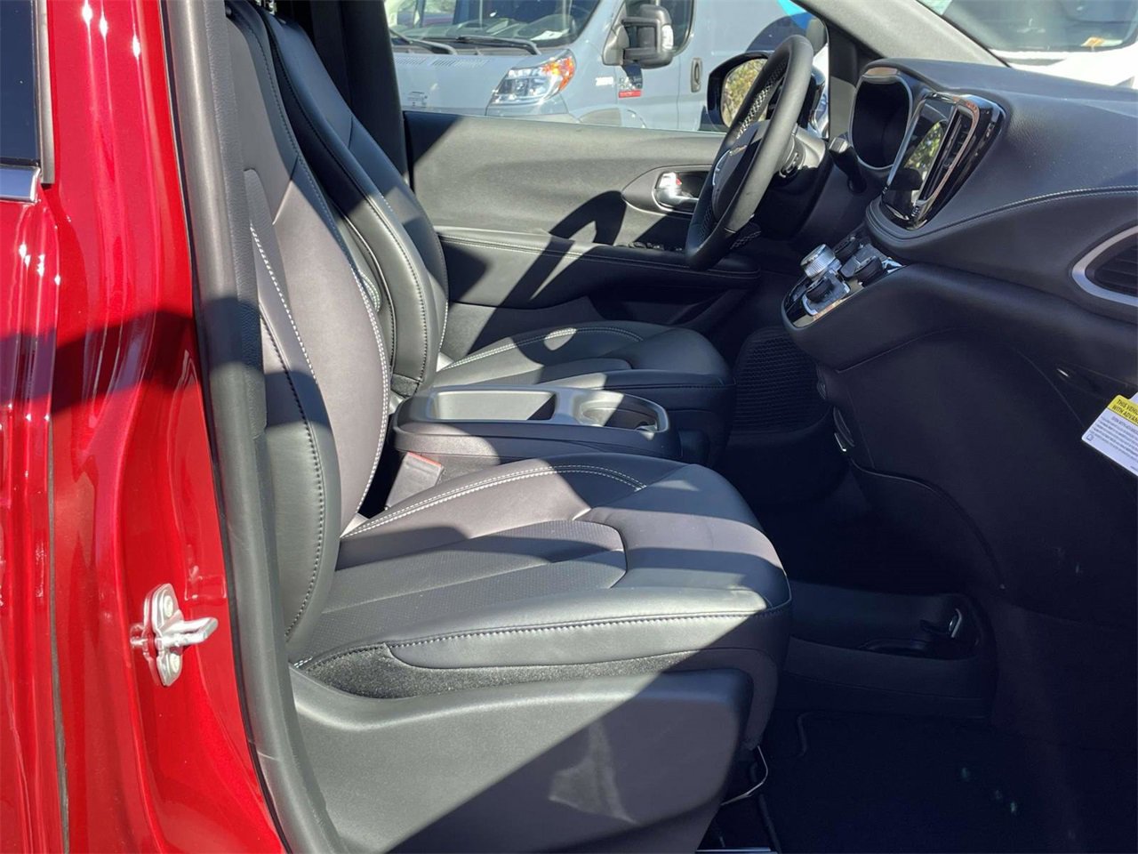 New 2026 Chrysler Pacifica Select image 33