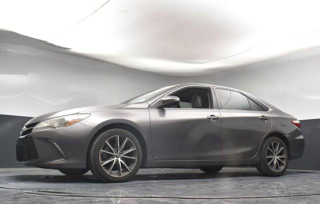 Used 2017 Toyota Camry XSE w/ Moonroof Package FWD image 35