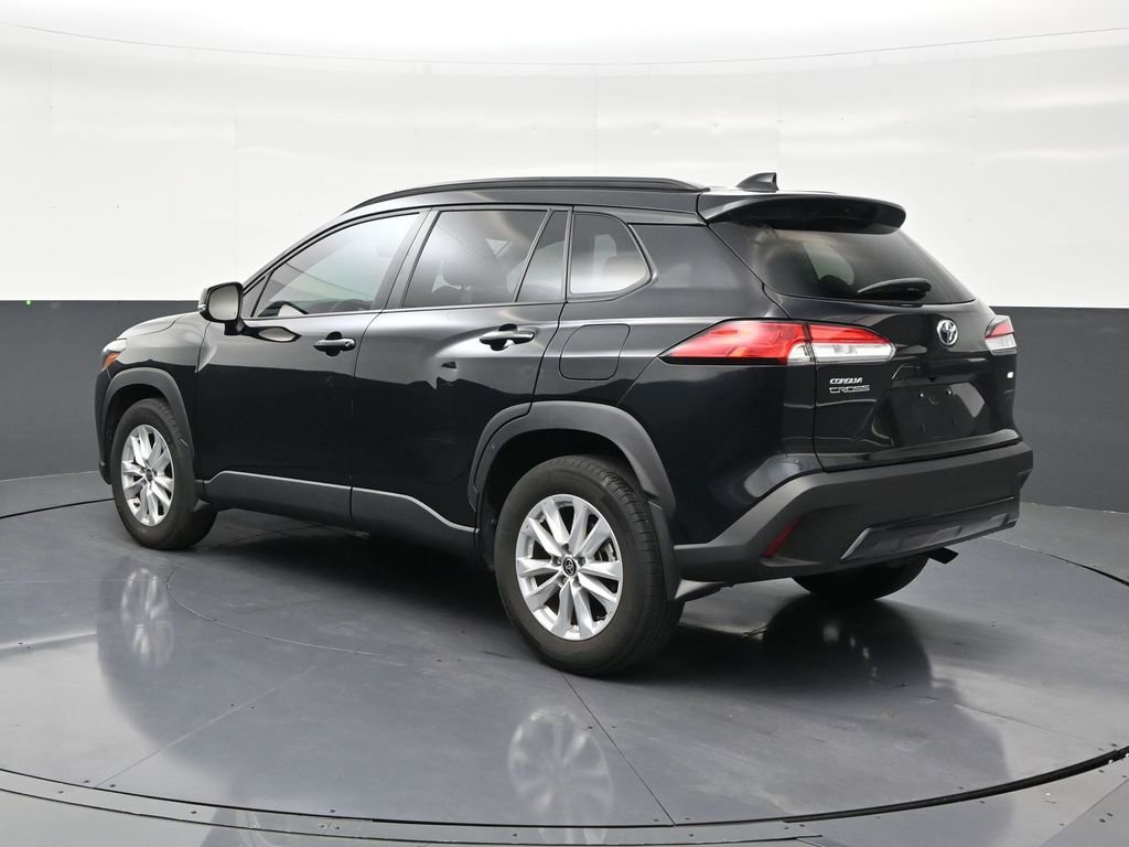 Used 2024 Toyota Corolla Cross LE FWD image 3