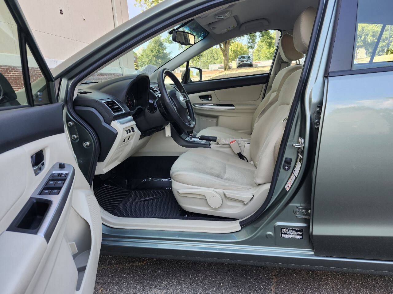 Used 2015 Subaru Impreza 2.0i Premium AWD/4WD image 4