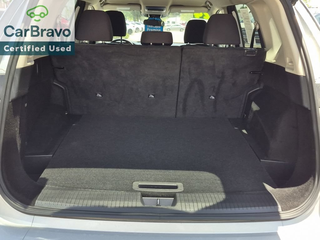 Used 2024 Nissan Rogue SV FWD image 12