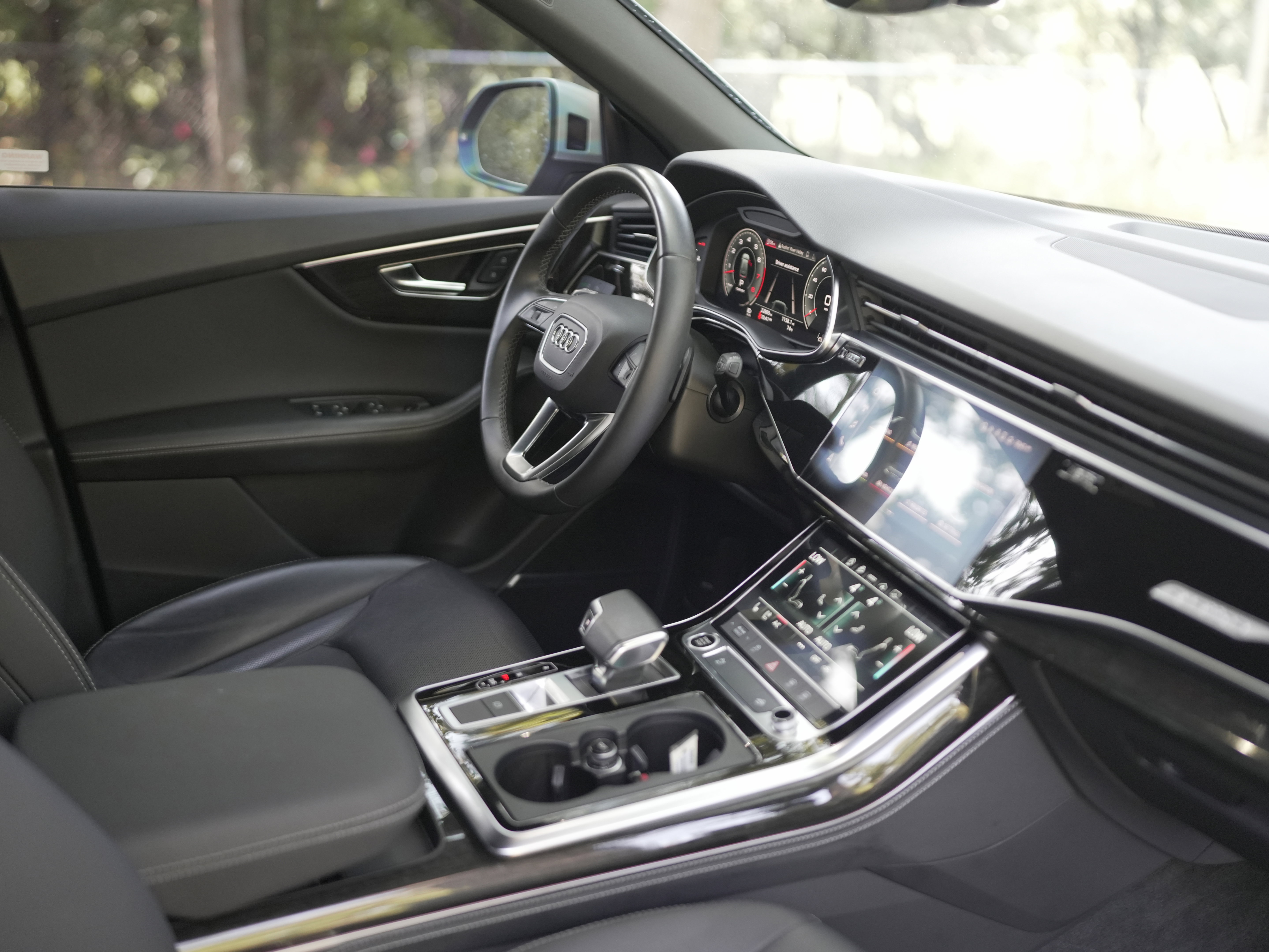 Used 2022 Audi Q8 Premium Plus w/ Premium Plus Package image 15