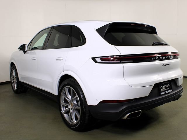 Certified 2025 Porsche Cayenne image 3