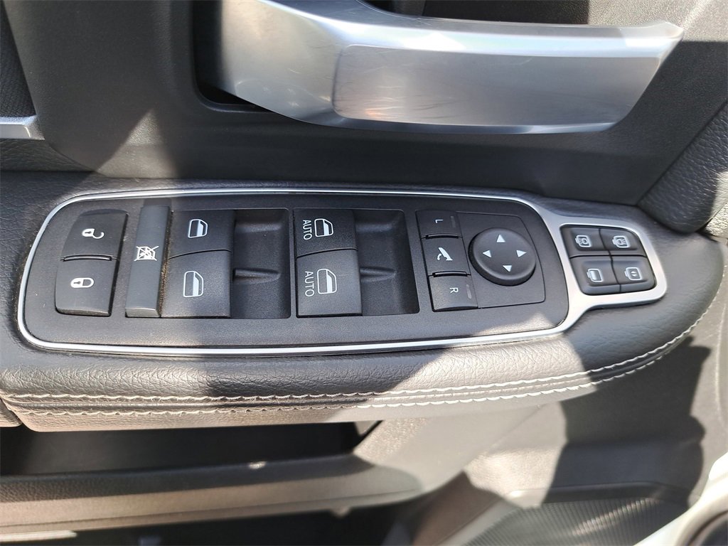 Used 2024 RAM 3500 Big Horn image 27