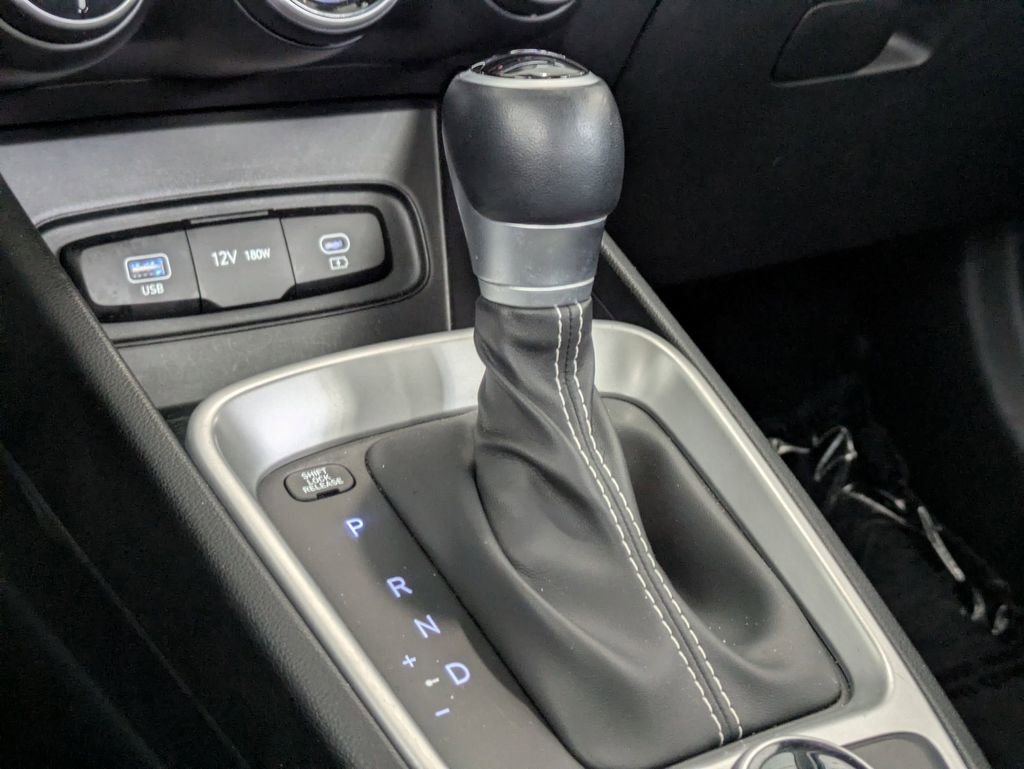 Used 2025 Hyundai Venue SEL FWD image 22