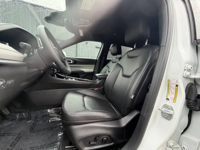 Used 2025 Jeep Compass Limited AWD/4WD image 19
