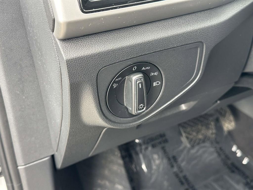 Certified 2023 Volkswagen Atlas Cross Sport SE w/ Black Wheel Package image 22