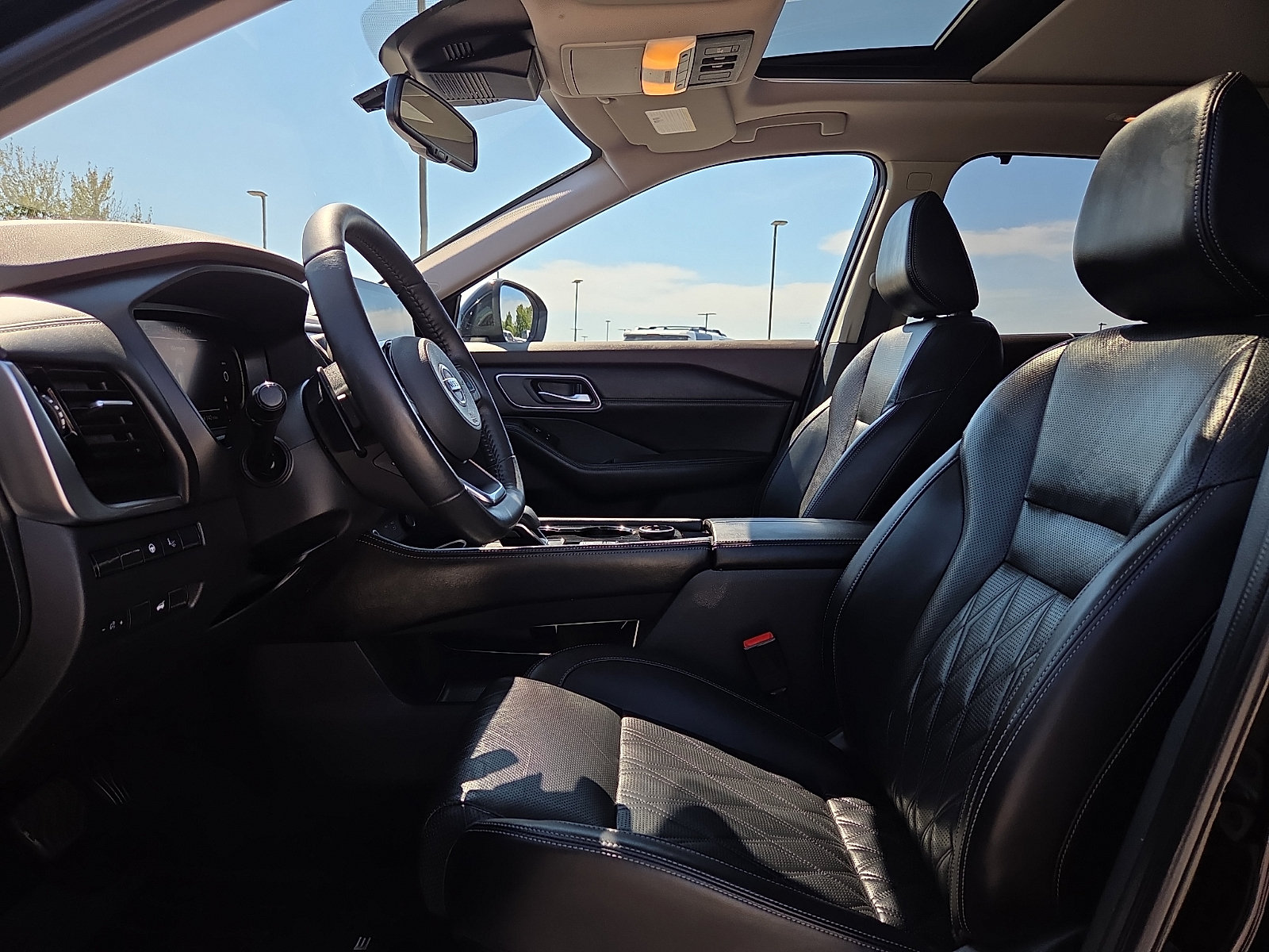 Used 2021 Nissan Rogue Platinum AWD/4WD image 16