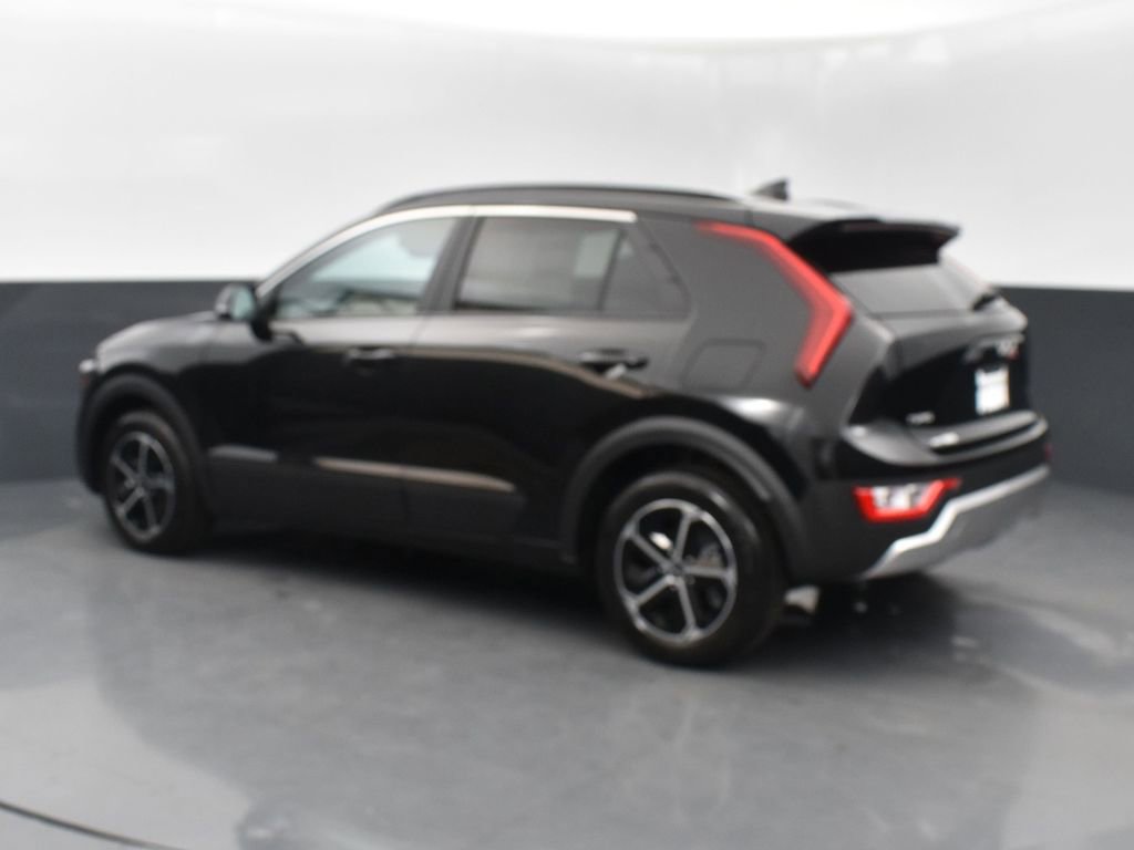 Certified 2025 Kia Niro EX FWD image 5