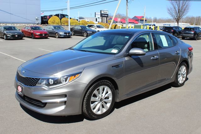 Used 2016 Kia Optima EX w/ Premium Package image 2