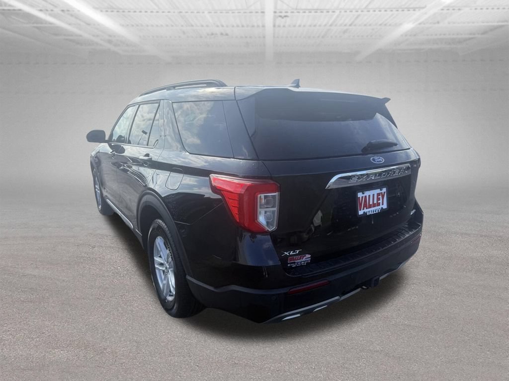 Used 2024 Ford Explorer XLT w/ Equipment Group 202A AWD/4WD image 9