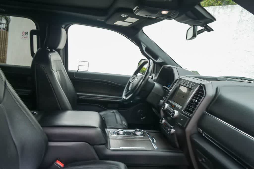 Used 2019 Ford Expedition Limited w/ Equipment Group 302A AWD/4WD image 15