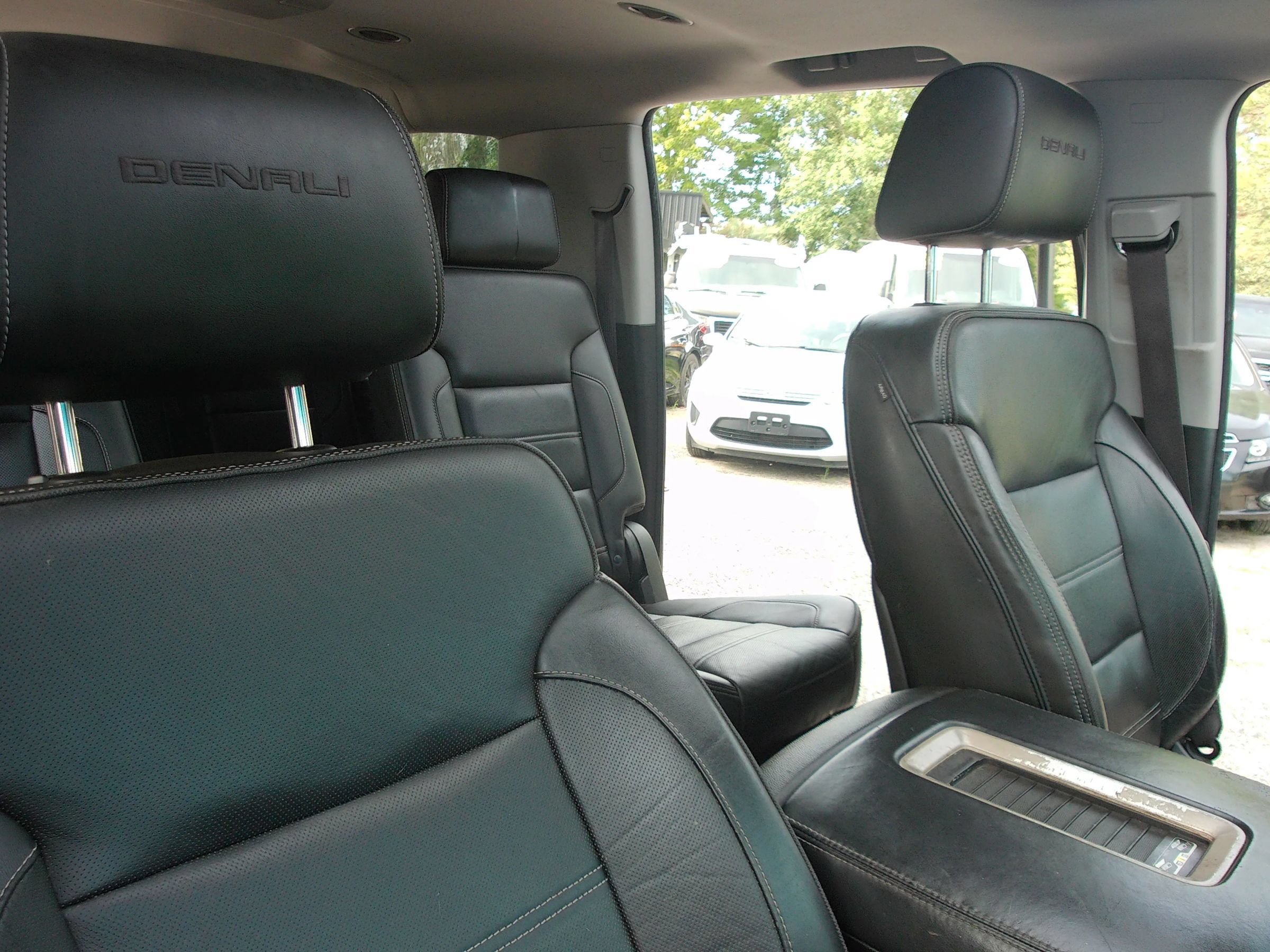 Used 2015 GMC Yukon XL Denali w/ Open Road Package RWD image 49