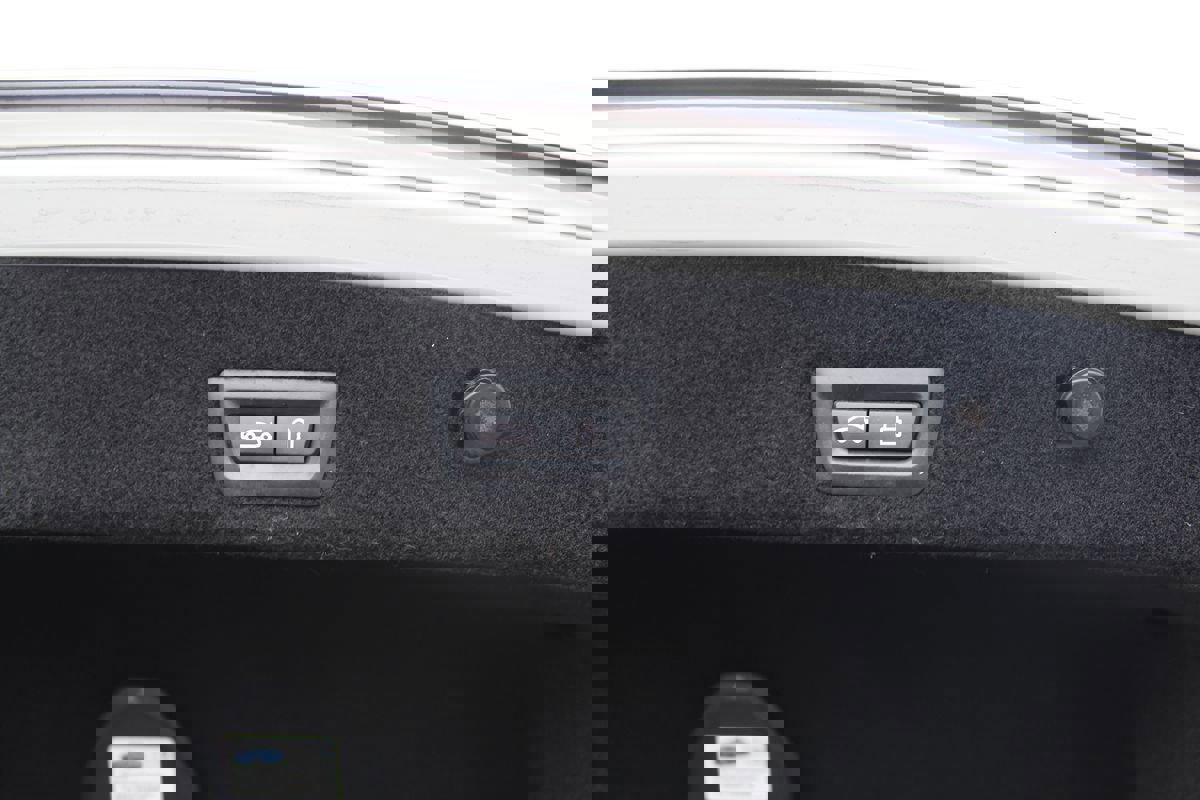 Used 2018 BMW 740i image 39