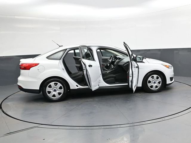 Used 2015 Ford Focus S image 40