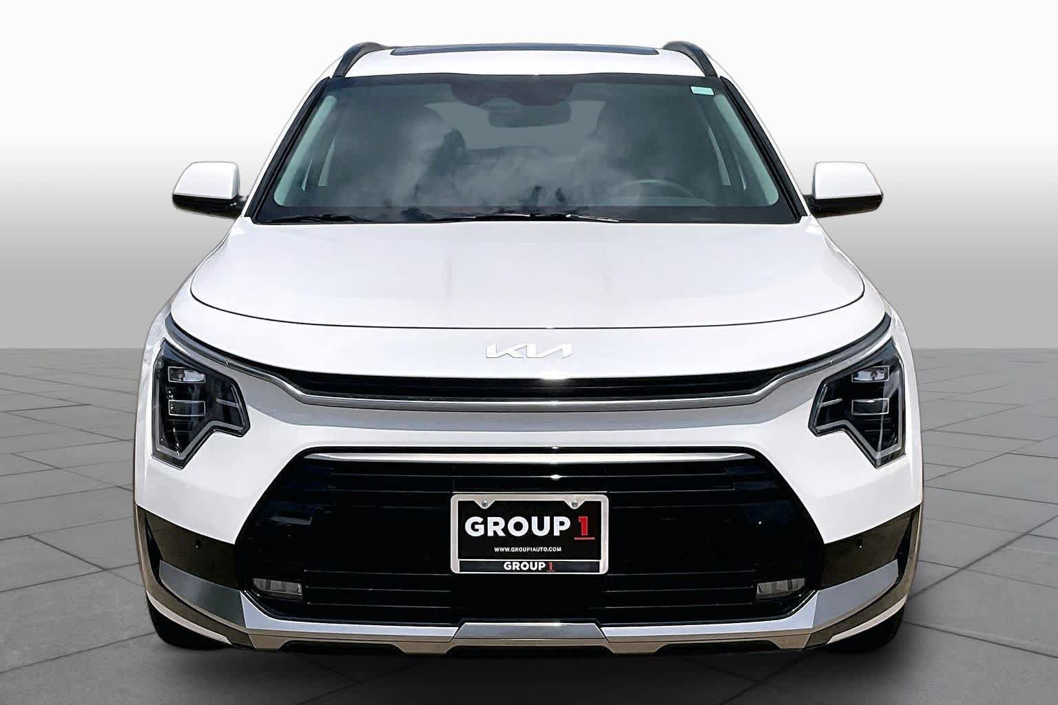 Used 2024 Kia Niro EX FWD image 4