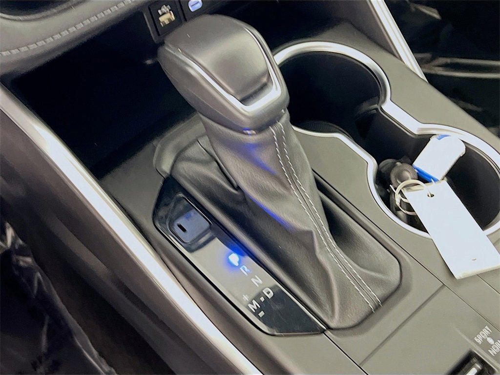 Certified 2024 Toyota Highlander XLE image 16