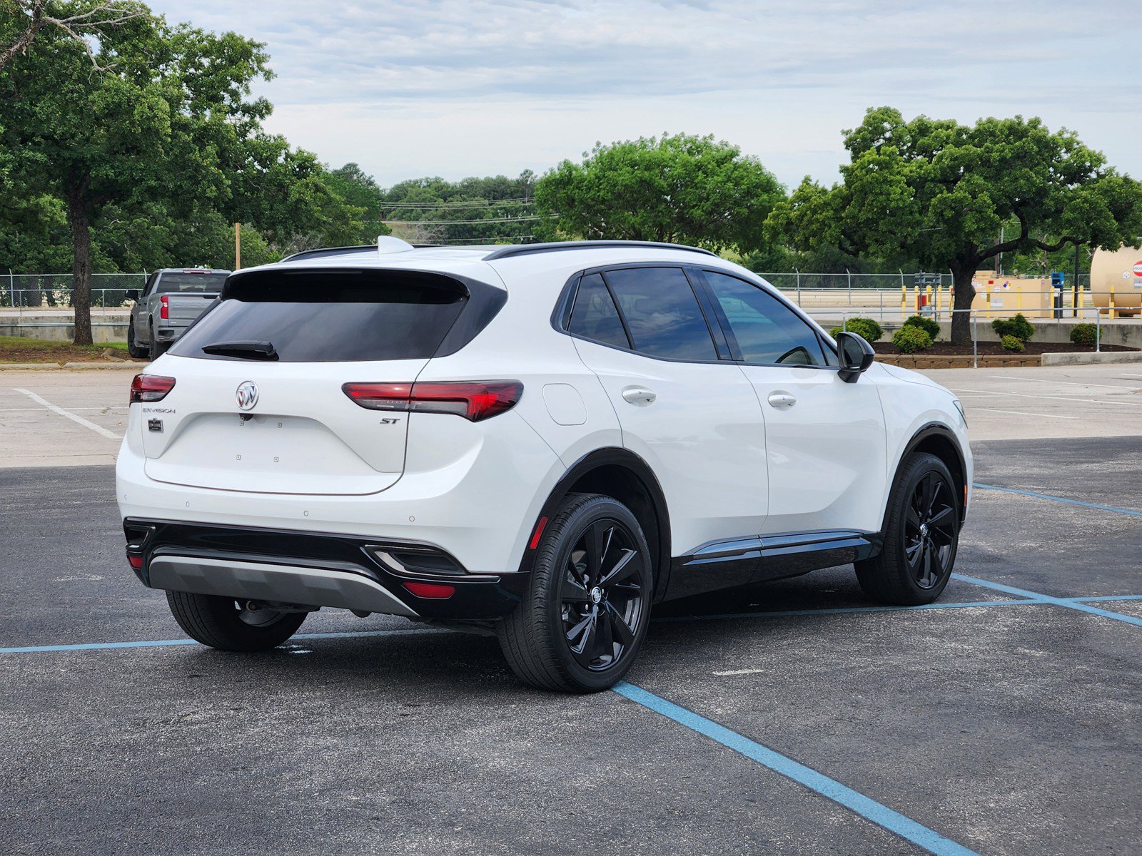 Used 2022 Buick Envision Essence w/ Technology Package I FWD image 5