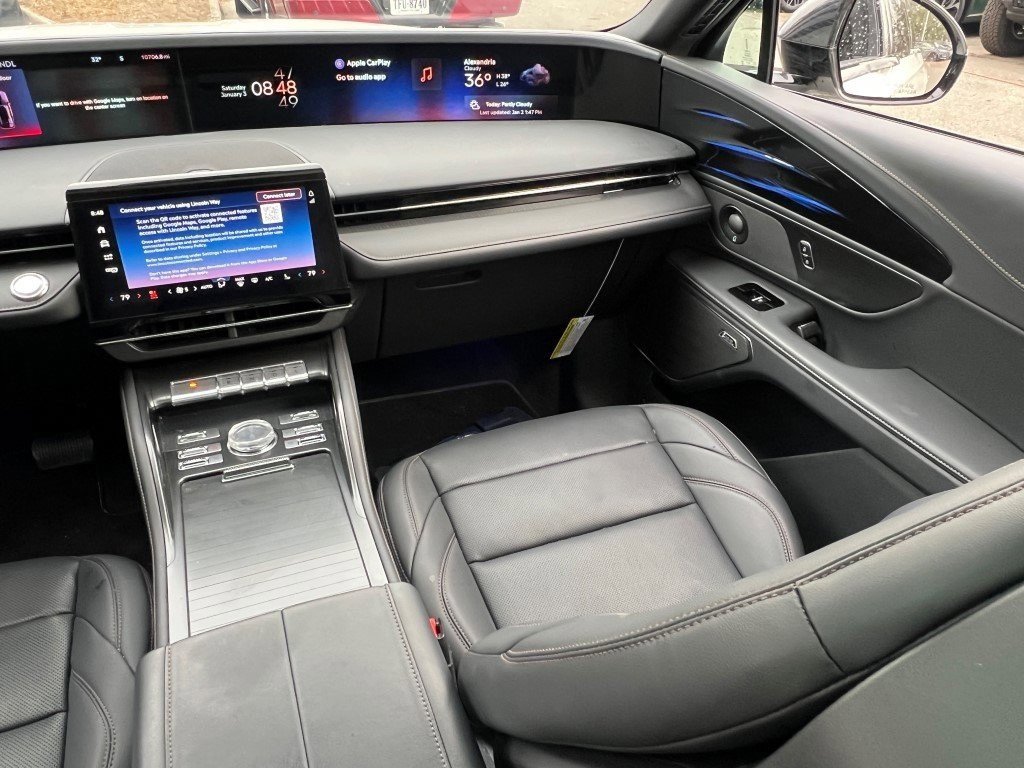 Used 2025 Lincoln Nautilus Premier w/ Equipment Group 102A image 21