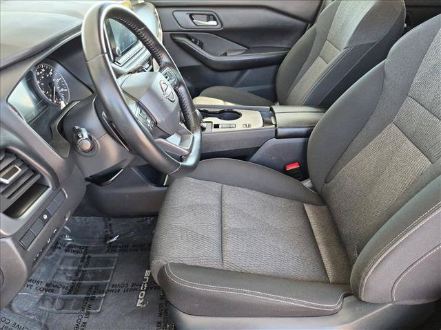 Used 2025 Nissan Rogue SV FWD image 15