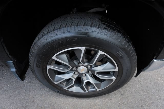 Used 2023 Chevrolet Silverado 1500 LT AWD/4WD image 19