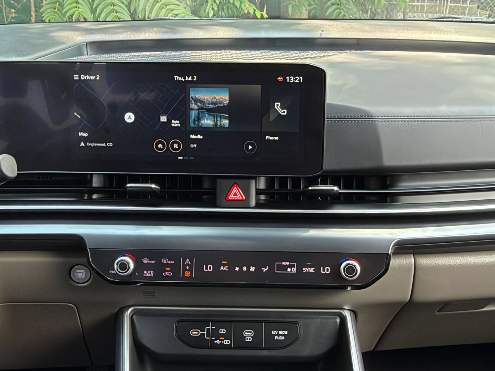 Used 2026 Kia Carnival FWD image 16