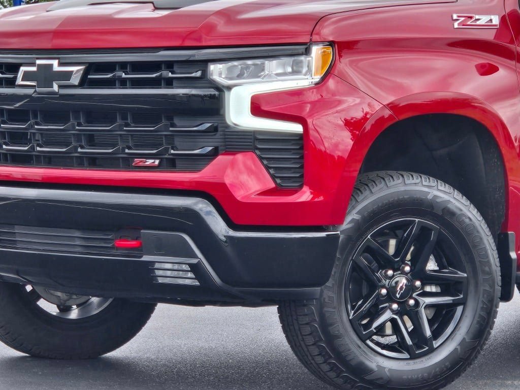 Used 2024 Chevrolet Silverado 1500 LT Trail Boss AWD/4WD image 2