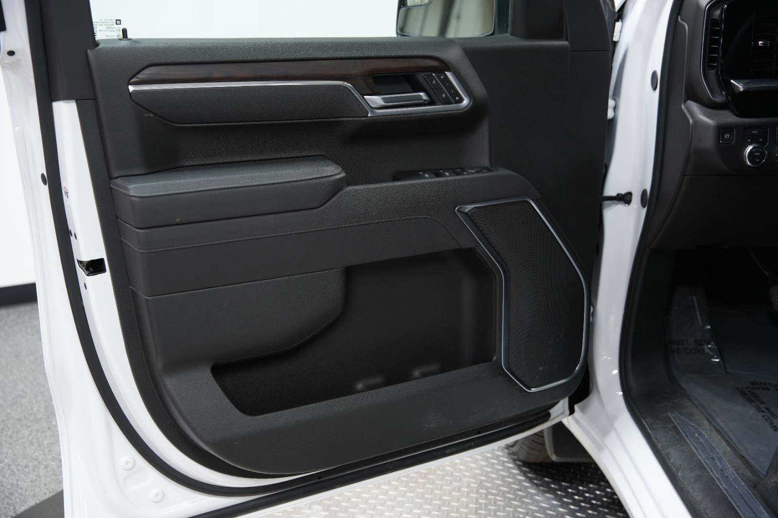 Used 2025 GMC Sierra 1500 SLT image 22