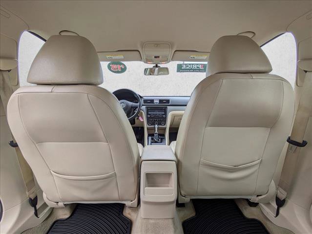 Used 2015 Volkswagen Passat 1.8T Wolfsburg Edition image 22