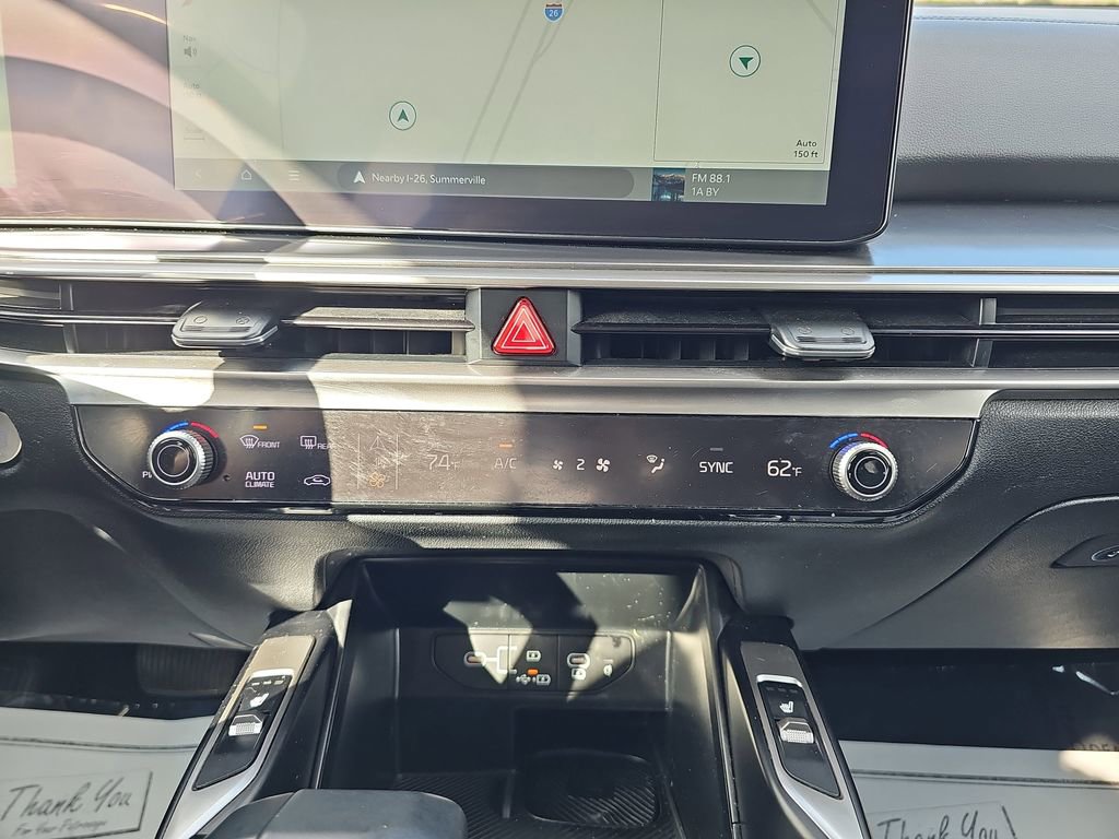 Used 2024 Kia Sorento EX w/ Panoramic Sunroof Package image 30