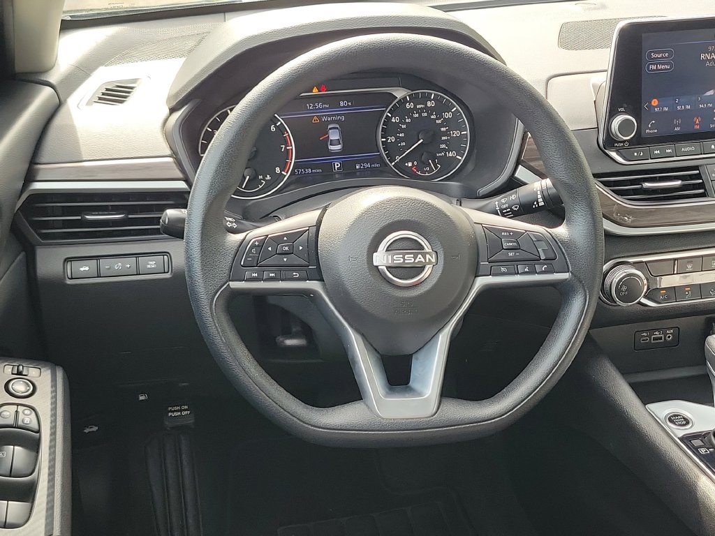 Used 2025 Nissan Altima 2.5 SV FWD image 13