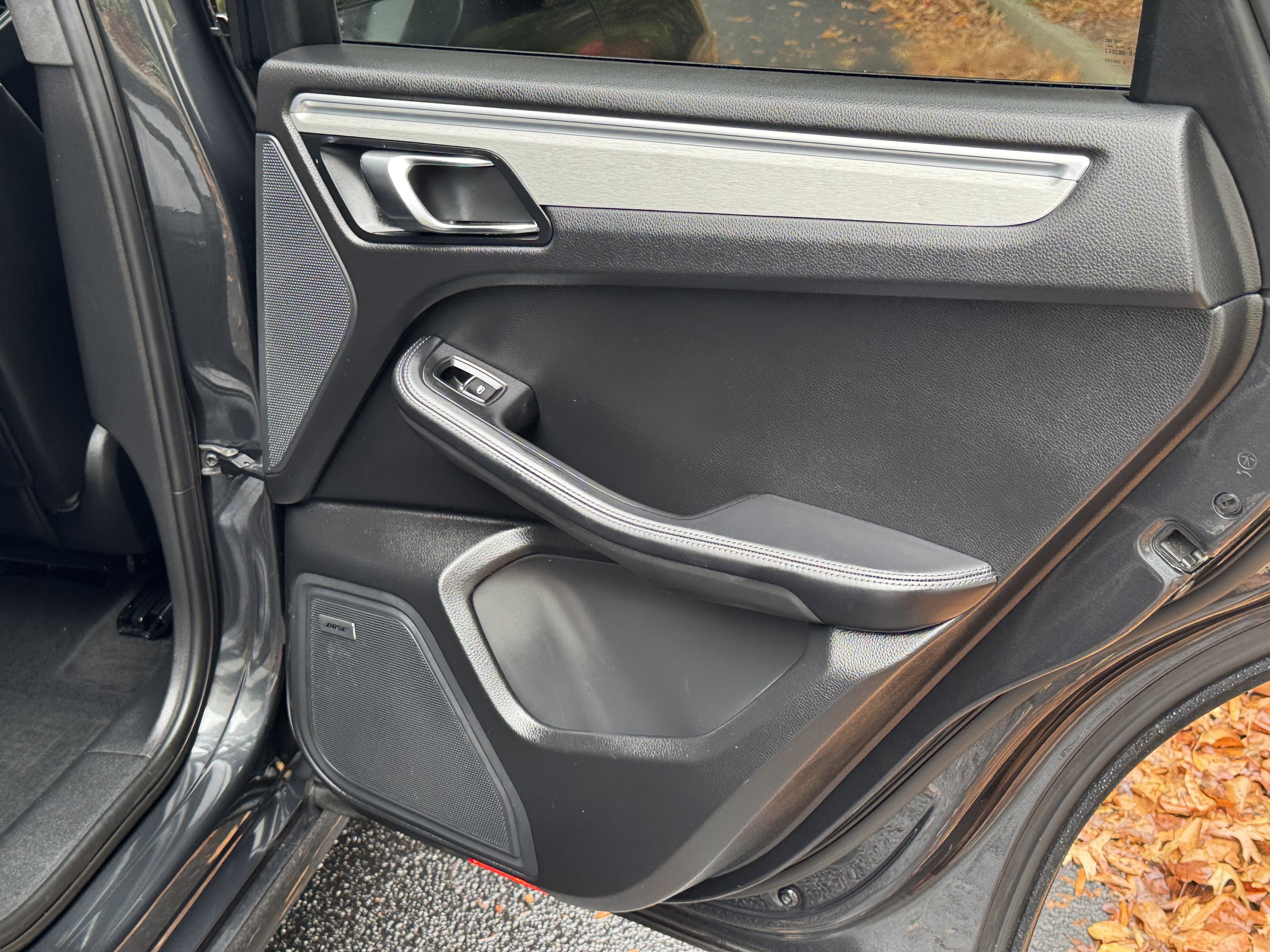 Used 2017 Porsche Macan Turbo image 25