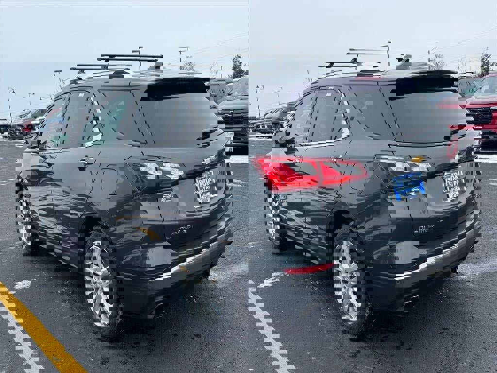 Used 2018 Chevrolet Equinox Premier image 3