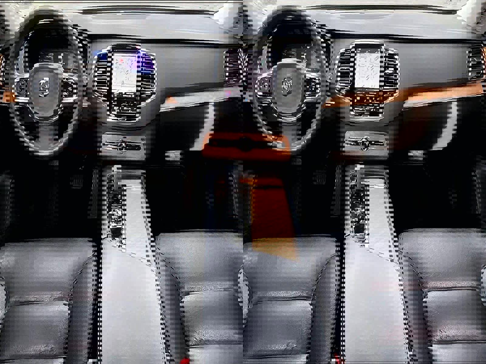 Used 2023 Volvo XC90 B6 Plus w/ Protection Package Premier image 17