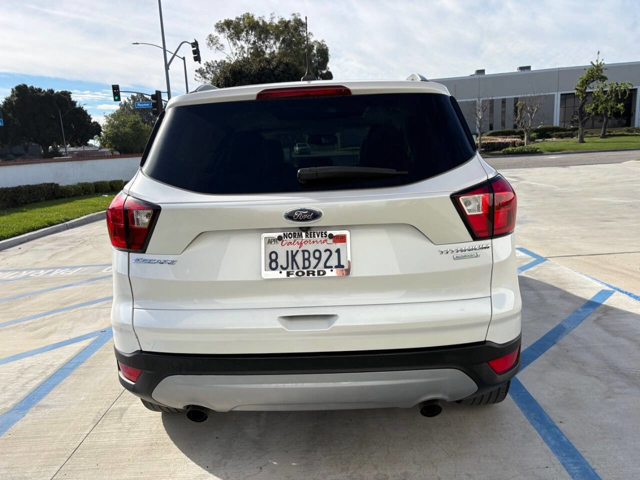 Used 2019 Ford Escape Titanium image 4