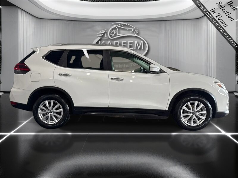 Used 2018 Nissan Rogue SV AWD/4WD image 4