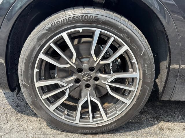 Used 2023 Maserati Grecale Modena AWD/4WD image 39