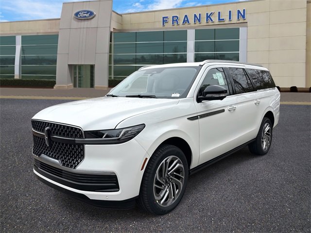 New 2025 Lincoln Navigator L Reserve image 3