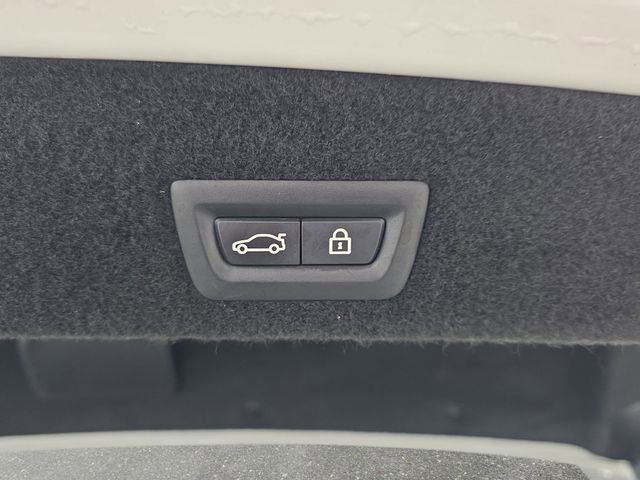 Used 2018 BMW 740i xDrive AWD/4WD image 34