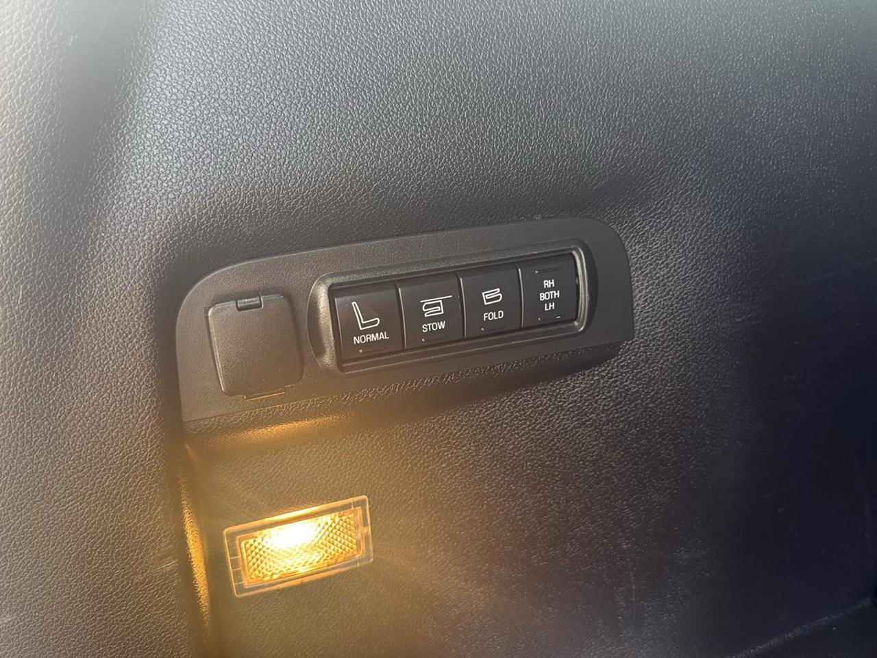 Used 2017 Ford Explorer Limited FWD image 9