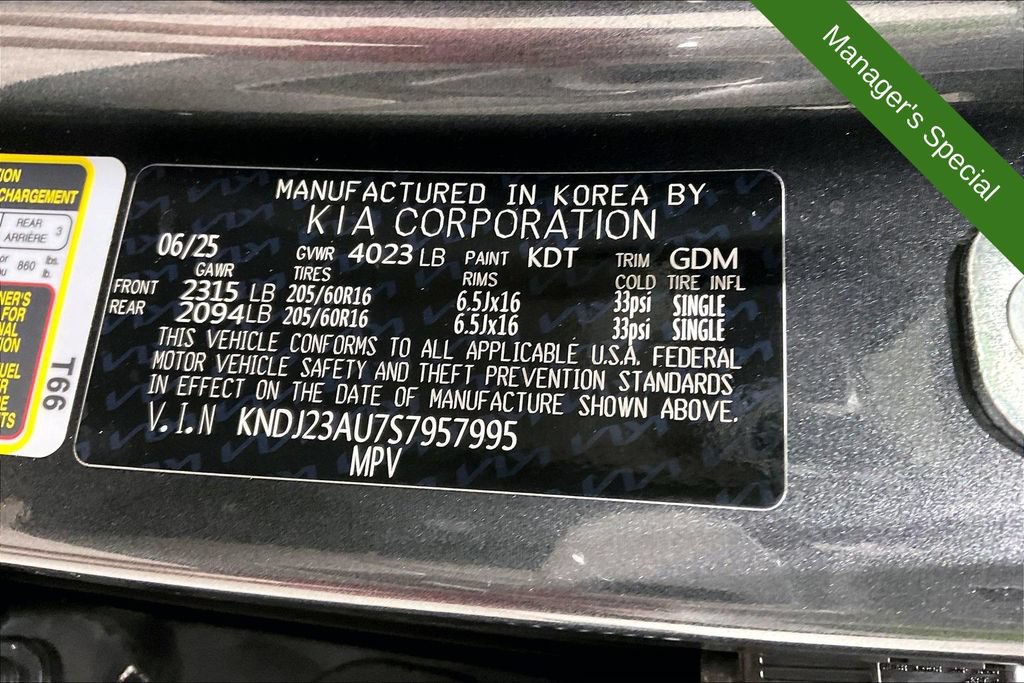 Used 2025 Kia Soul LX FWD image 39