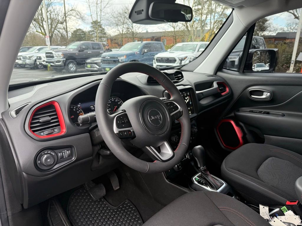 Used 2023 Jeep Renegade Trailhawk image 13