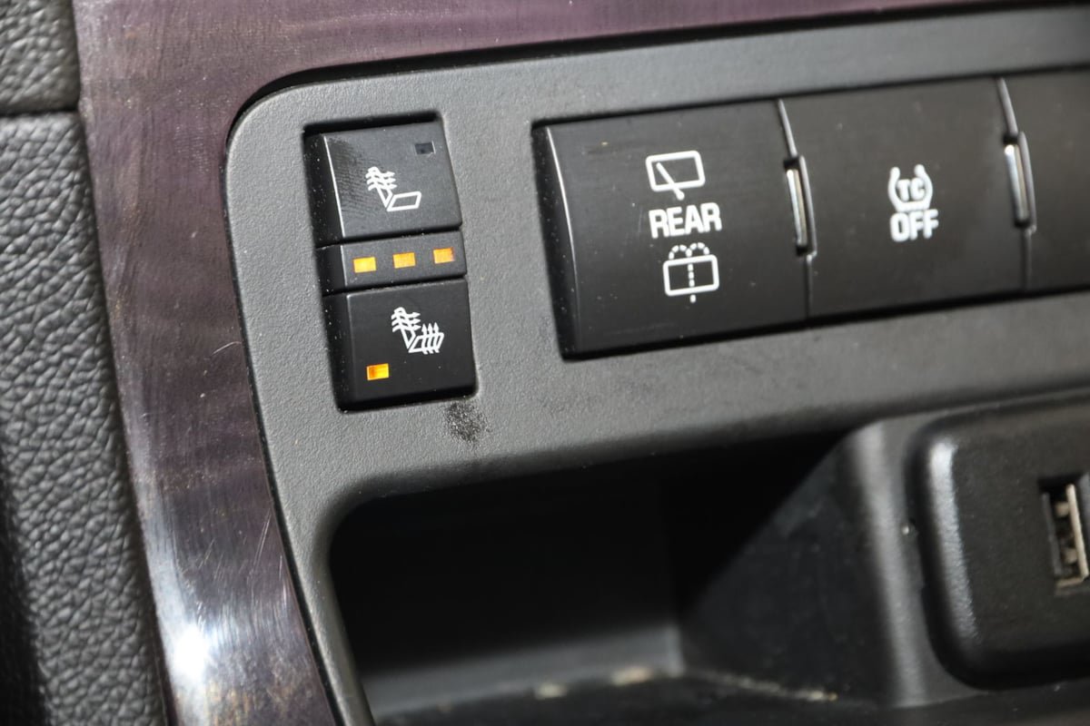 Used 2017 Buick Enclave Leather FWD image 8