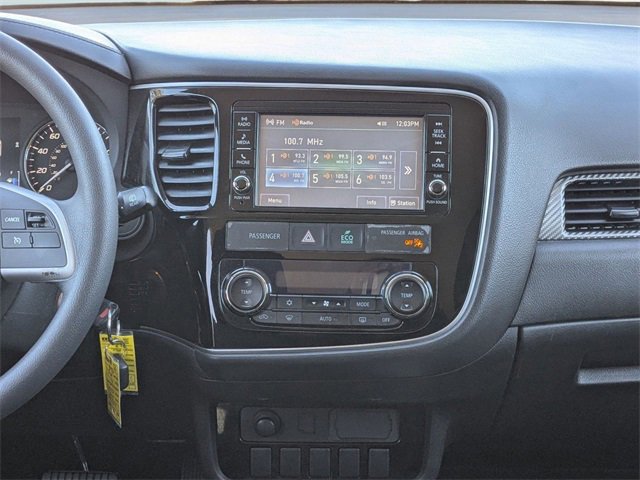 Used 2018 Mitsubishi Outlander ES image 19