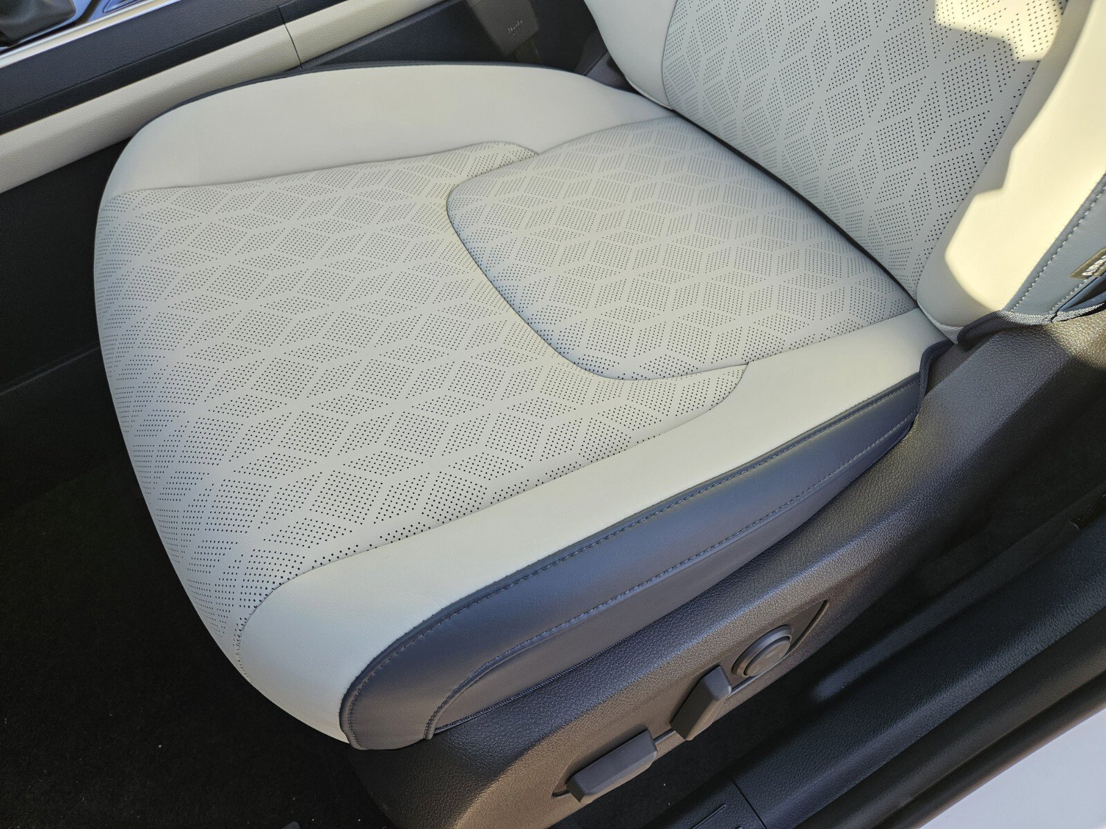 New 2026 Kia Carnival EX image 8