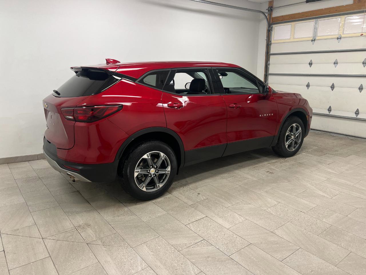 Used 2025 Chevrolet Blazer LT image 11