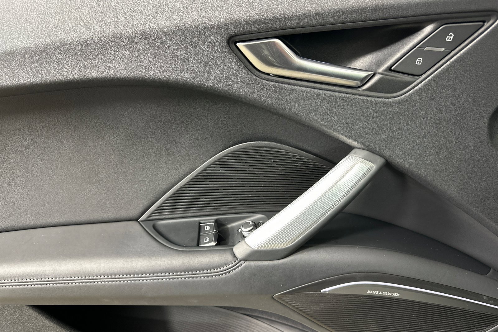 Used 2022 Audi TT 2.0T w/ 19" Wheel Package image 10